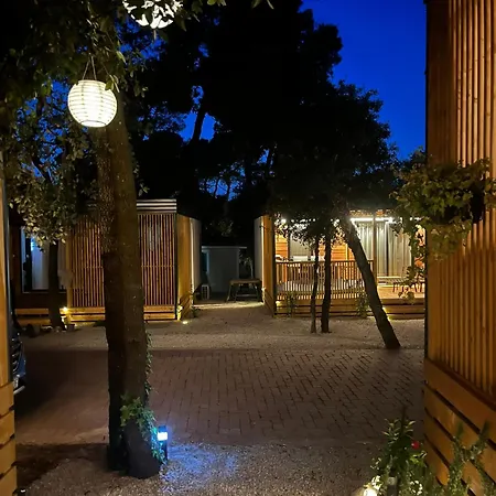 キャンプ場 Mobile Fjaka ビオグラード・ナ・モル