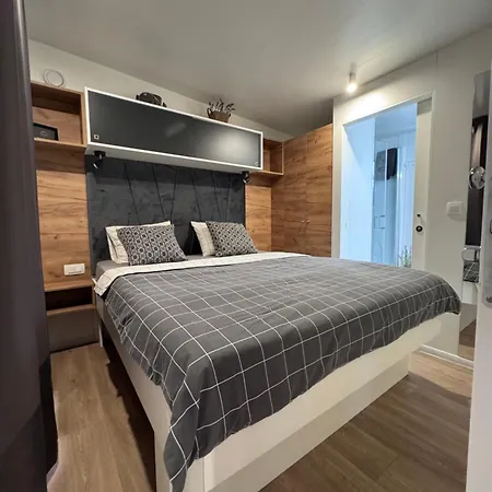 Mobile Fjaka Kamp alanı Biograd Na Moru
