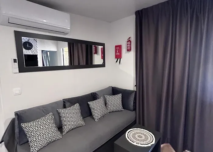 Mobile Fjaka 비오그라드나모루