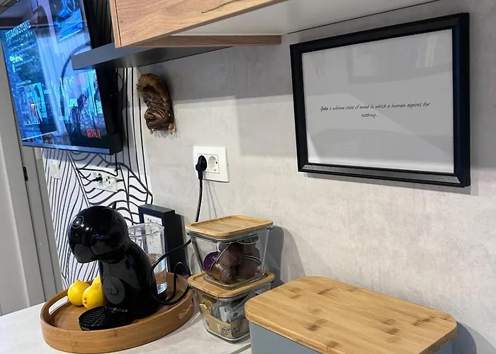 אתר קמפינג Mobile Fjaka ביוגראד נה מורו